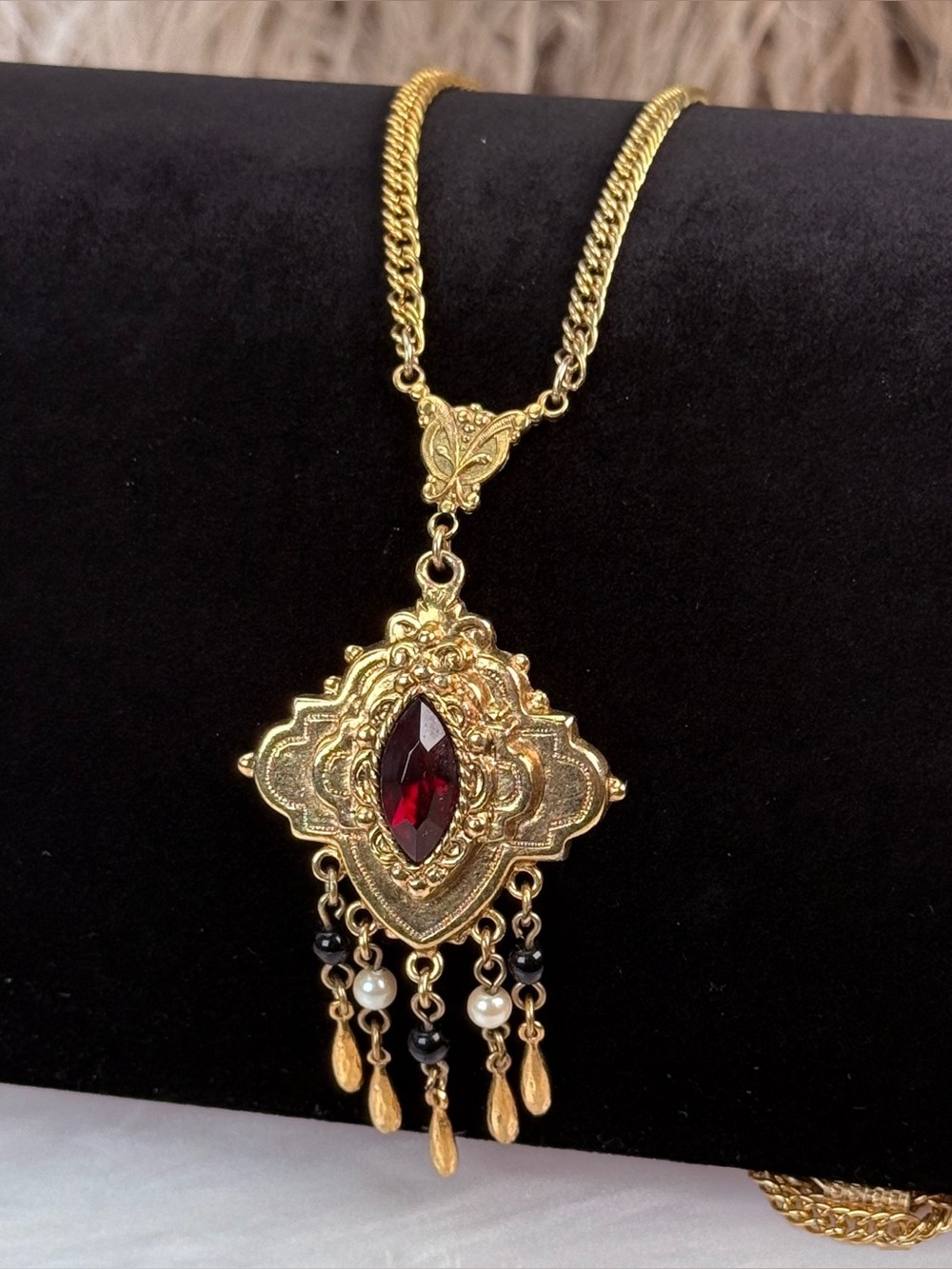 Vintage Goldtone Fringe Pendant Necklace